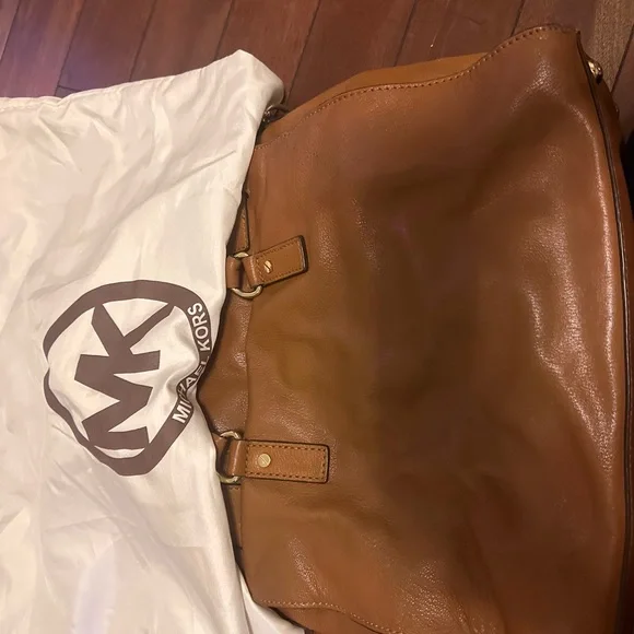 The Michael Kors Hamilton Large Leather Tote - Picture 4 of 8